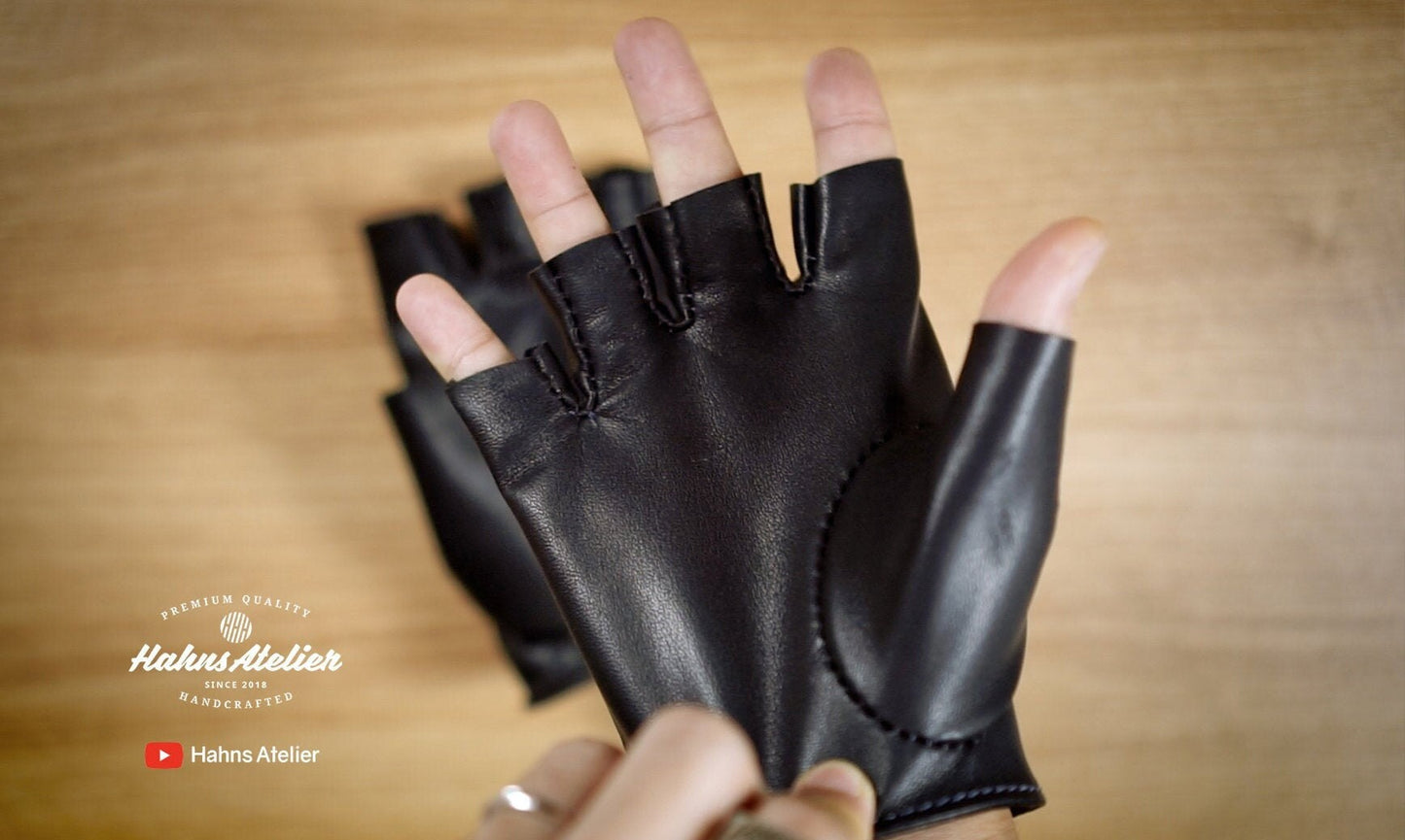 Driving Gloves PDF Pattern